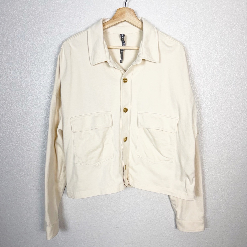 Vuori Mackenzie Cropped Shirt Jacket Size XL Natural Cream Shacket Gorpcore